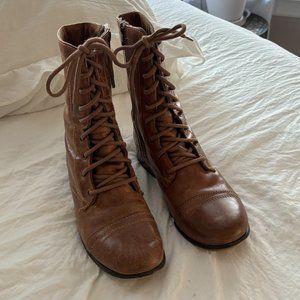 Woman's Skechers -Starship Side Zip Leather Combat Boots Size 9 Very Comfortable